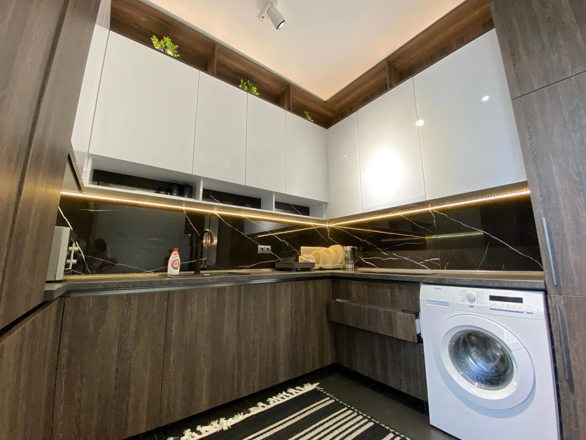Rentnow Modern Business Apartment With 3 Bedrooms In Centre Kisinyov Kültér fotó