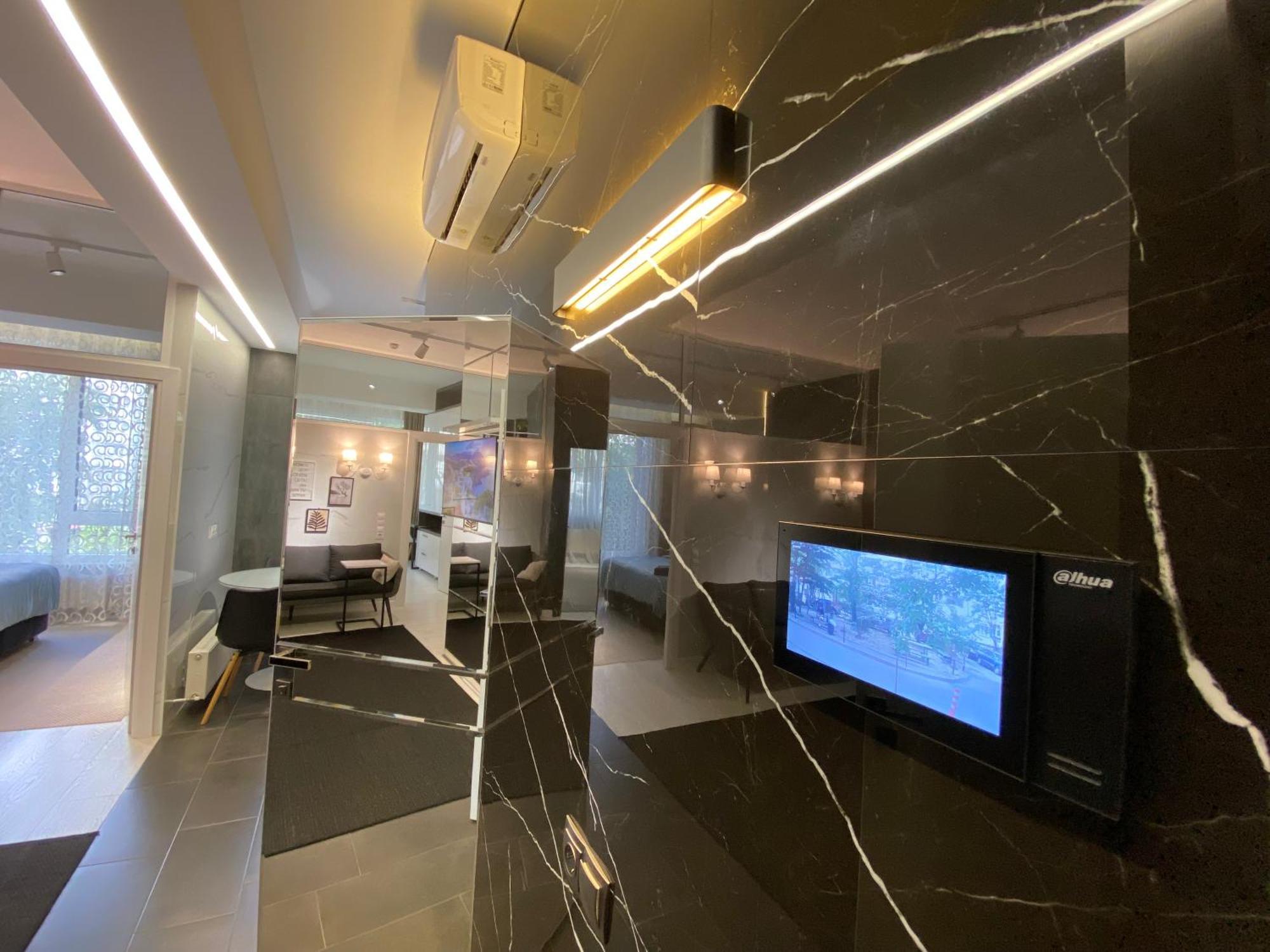 Rentnow Modern Business Apartment With 3 Bedrooms In Centre Kisinyov Kültér fotó