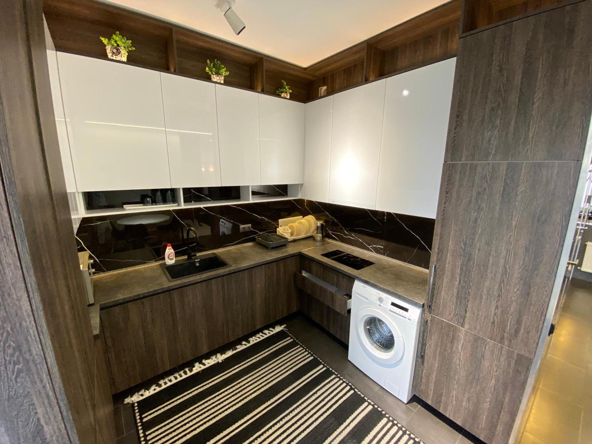 Rentnow Modern Business Apartment With 3 Bedrooms In Centre Kisinyov Kültér fotó
