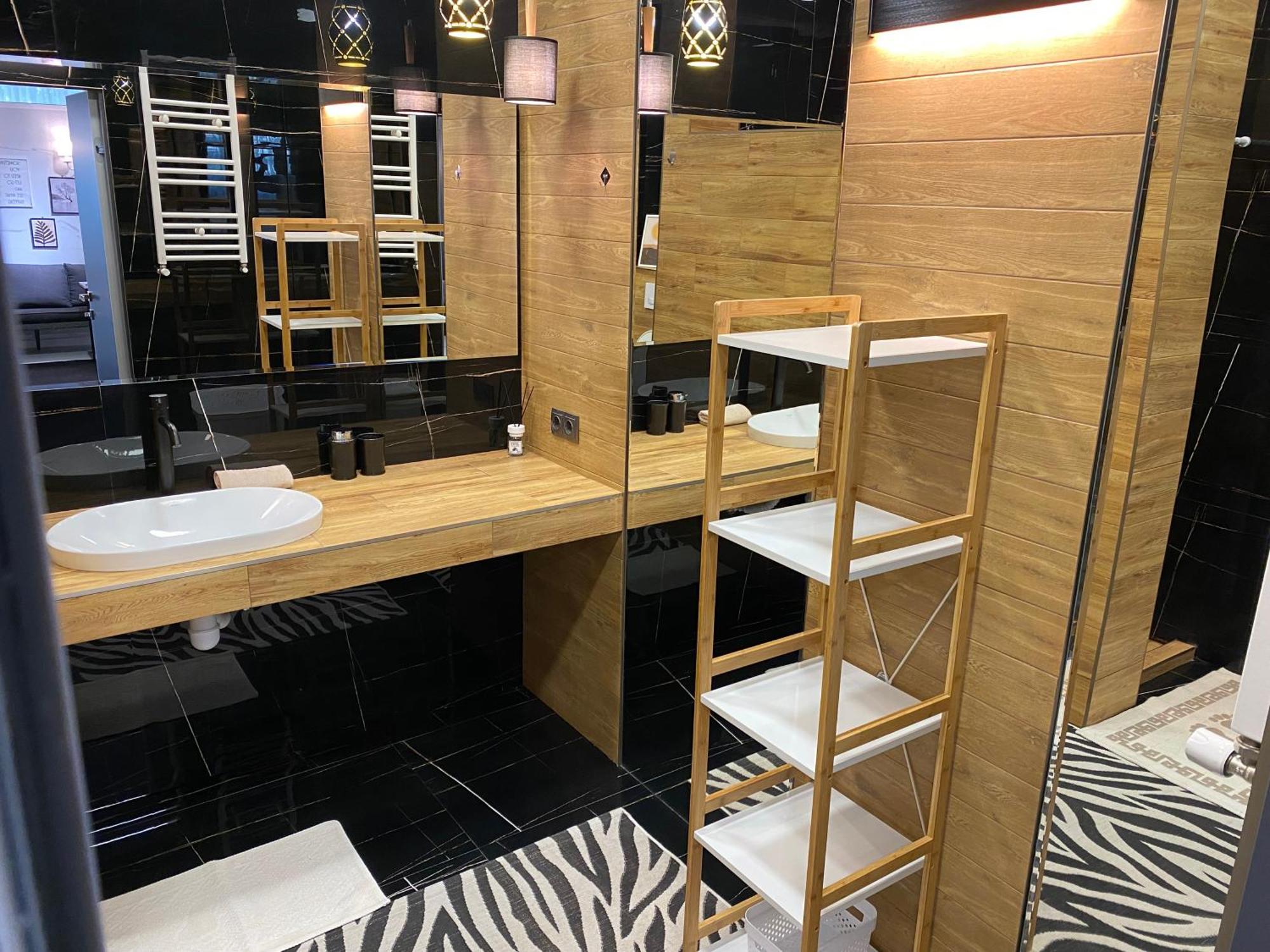 Rentnow Modern Business Apartment With 3 Bedrooms In Centre Kisinyov Kültér fotó