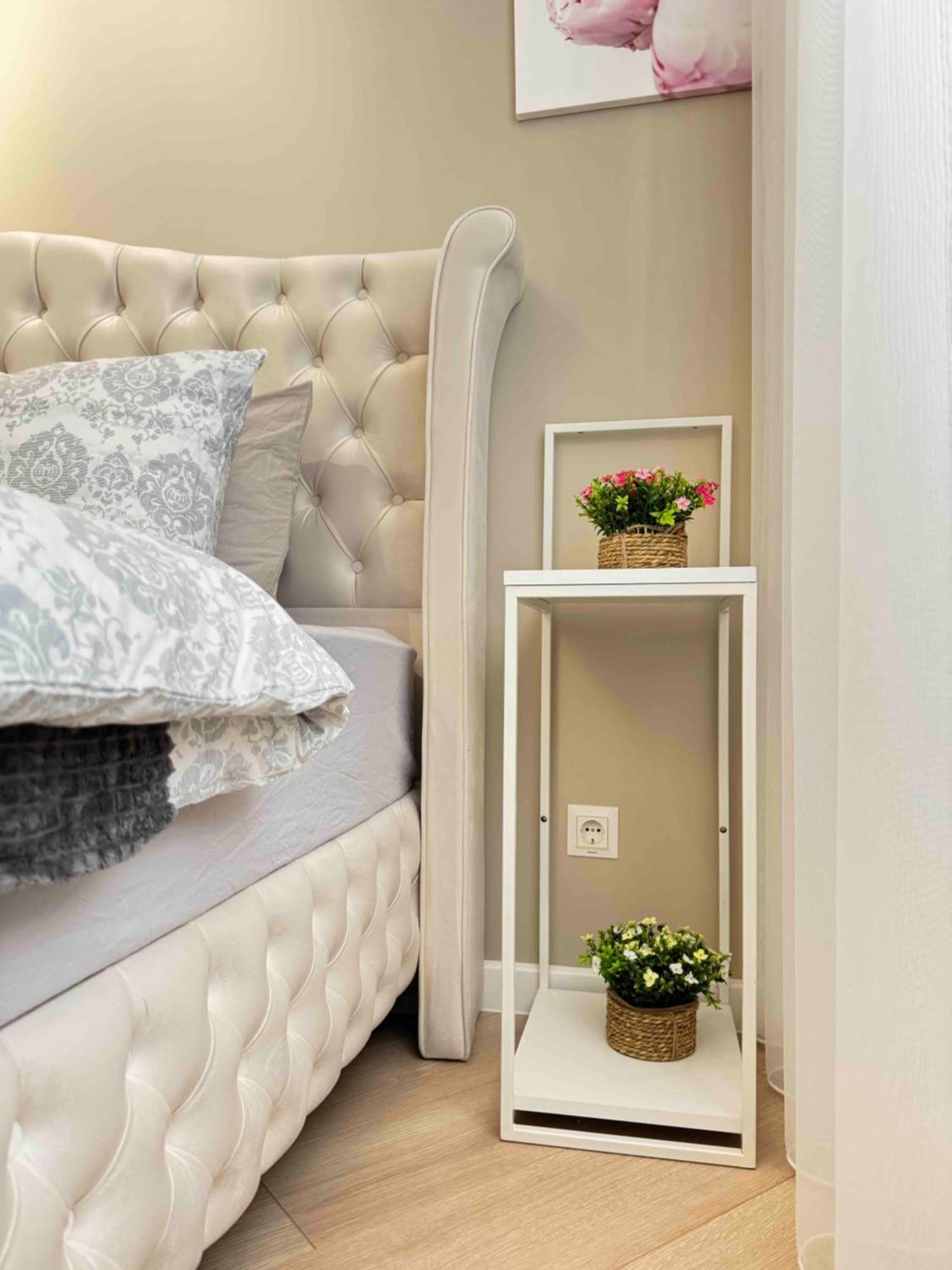 Rentnow Modern Business Apartment With 3 Bedrooms In Centre Kisinyov Kültér fotó