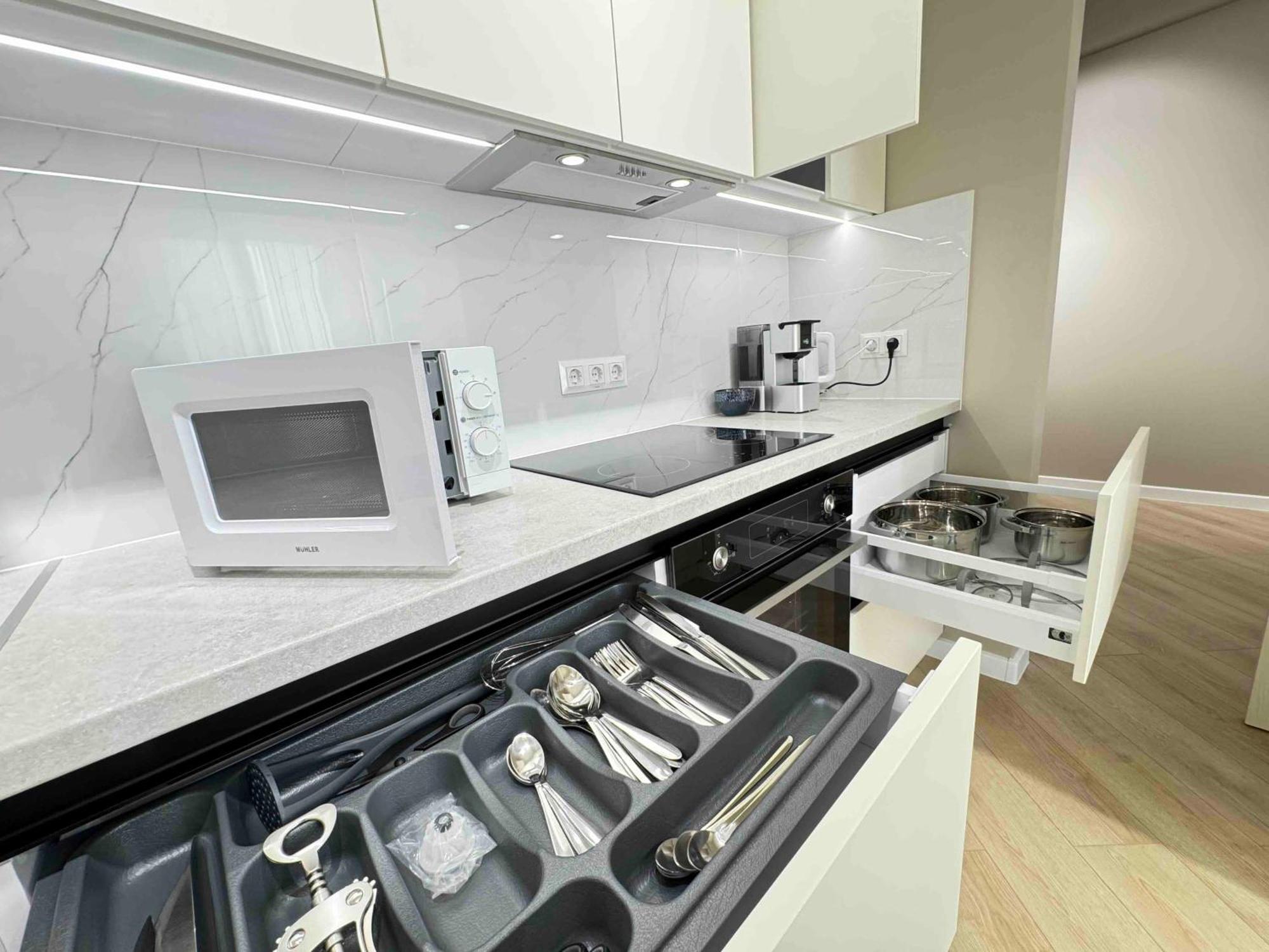Rentnow Modern Business Apartment With 3 Bedrooms In Centre Kisinyov Kültér fotó