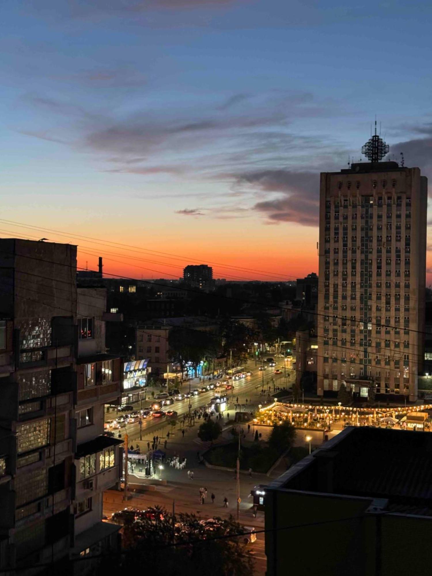 Rentnow Modern Business Apartment With 3 Bedrooms In Centre Kisinyov Kültér fotó