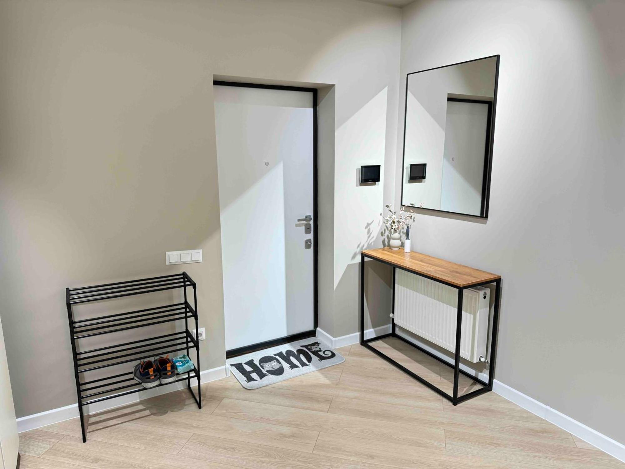 Rentnow Modern Business Apartment With 3 Bedrooms In Centre Kisinyov Kültér fotó